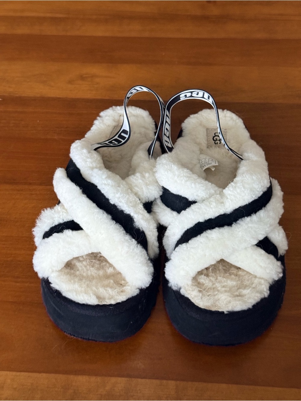 UGG Disco Women White & Black Fuzzy Cross Slides Strap Sandals Sz 8